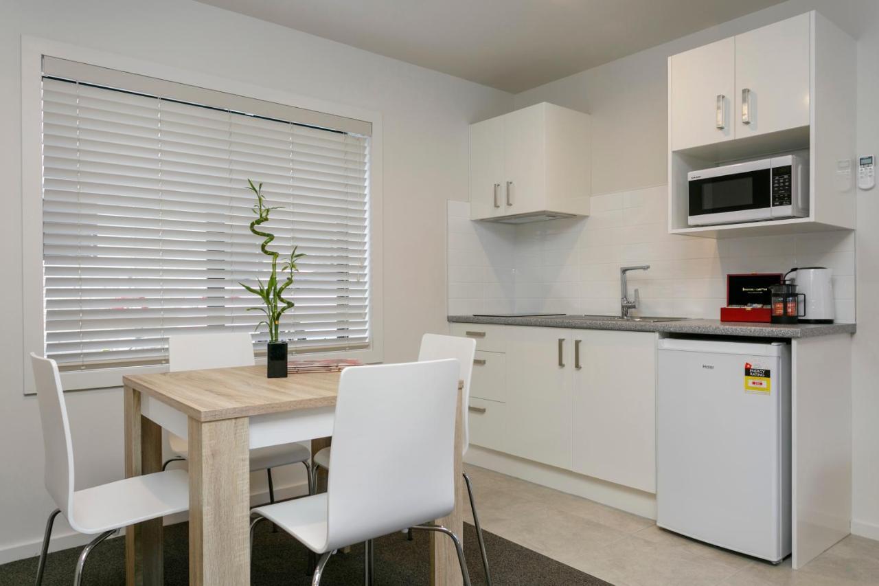 Acacia View 3*